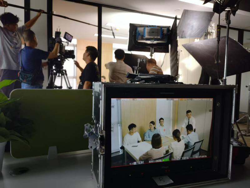 烈山区TVC拍摄公司：科技产品视觉化大师，诠释未来感与功能美学