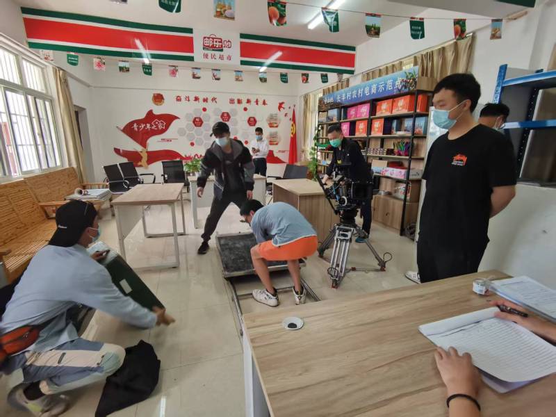 烈山区广告片拍摄公司：极简主义践行者，少即是多的视觉哲学